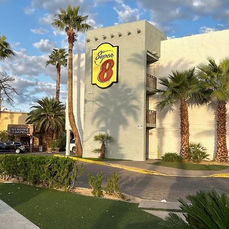 Super 8 By Wyndham Las Vegas North Strip/Fremont St. Area Exteriör bild