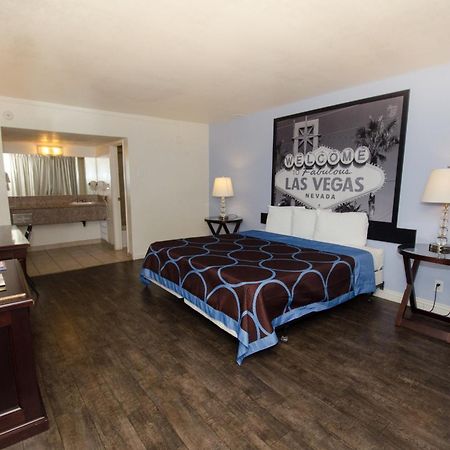 Super 8 By Wyndham Las Vegas North Strip/Fremont St. Area Exteriör bild