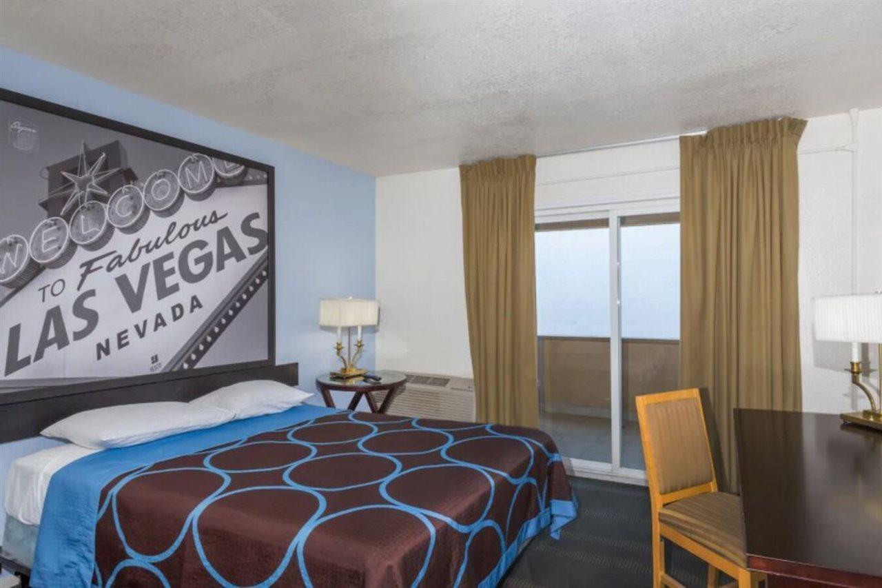 Super 8 By Wyndham Las Vegas North Strip/Fremont St. Area Exteriör bild
