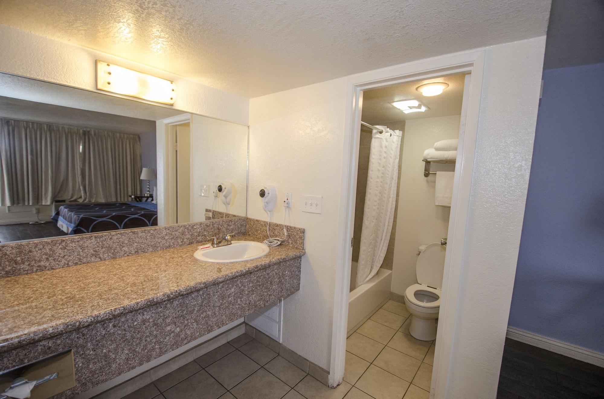 Super 8 By Wyndham Las Vegas North Strip/Fremont St. Area Exteriör bild