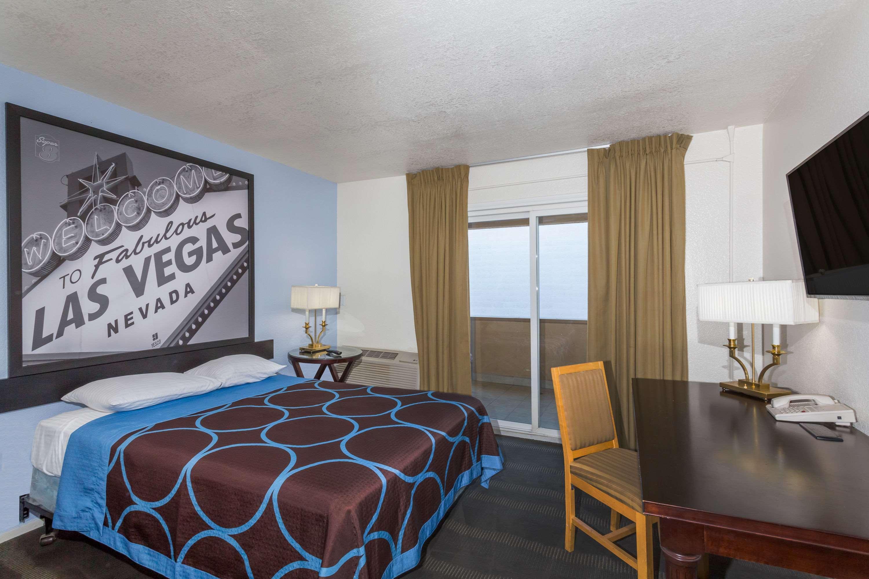 Super 8 By Wyndham Las Vegas North Strip/Fremont St. Area Exteriör bild
