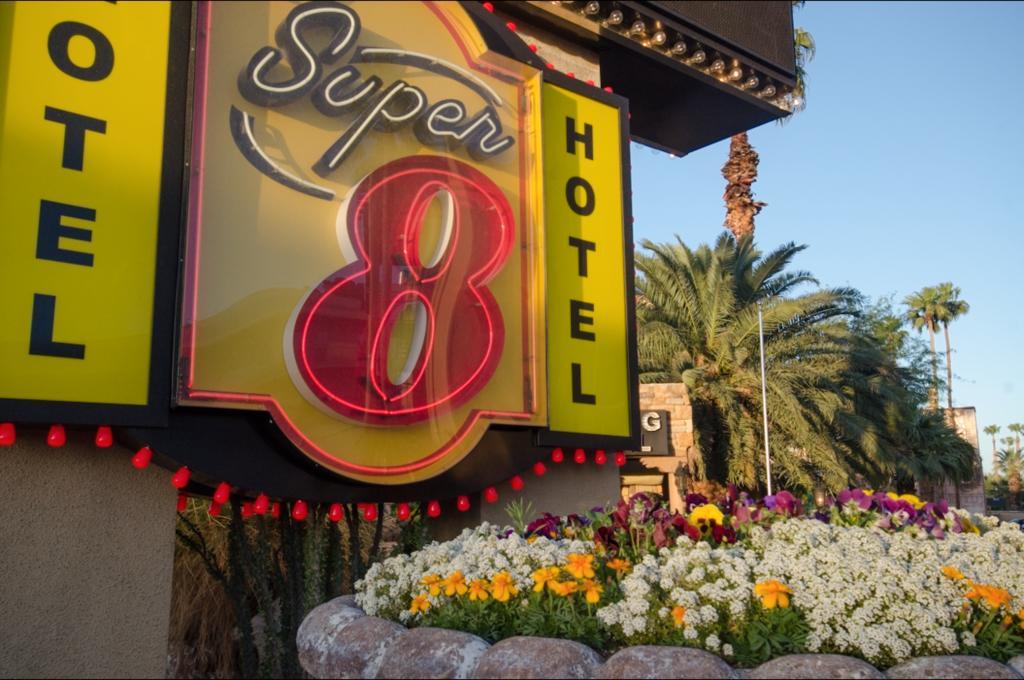 Super 8 By Wyndham Las Vegas North Strip/Fremont St. Area Exteriör bild