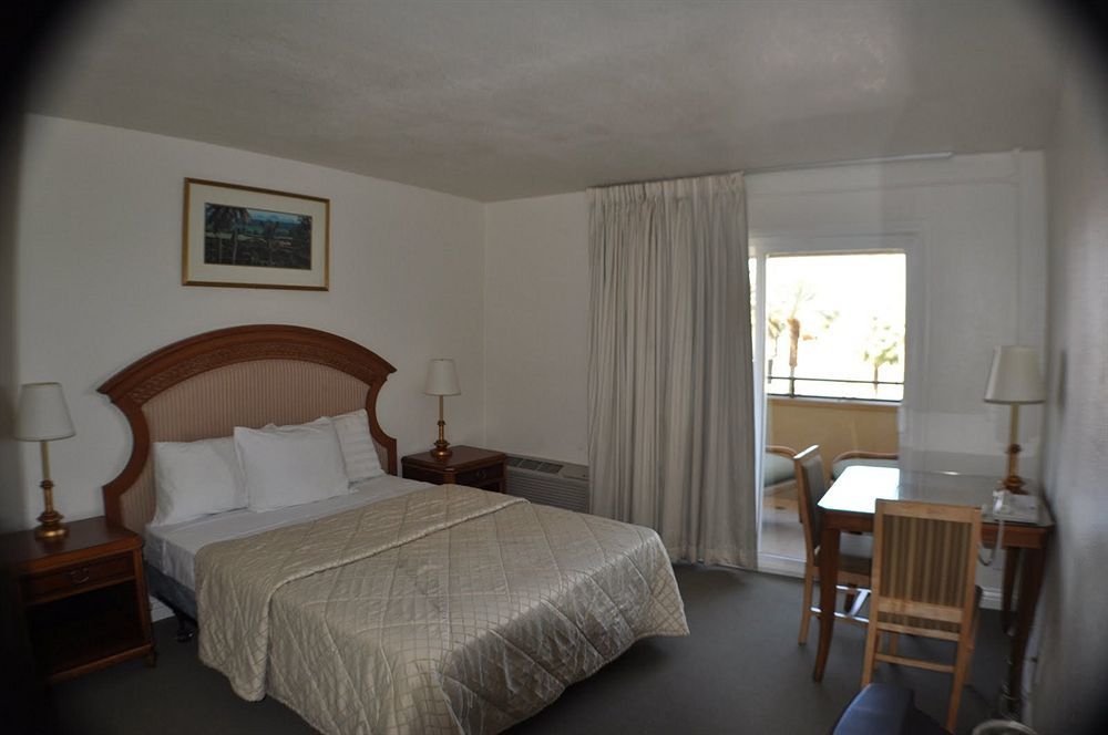 Super 8 By Wyndham Las Vegas North Strip/Fremont St. Area Exteriör bild