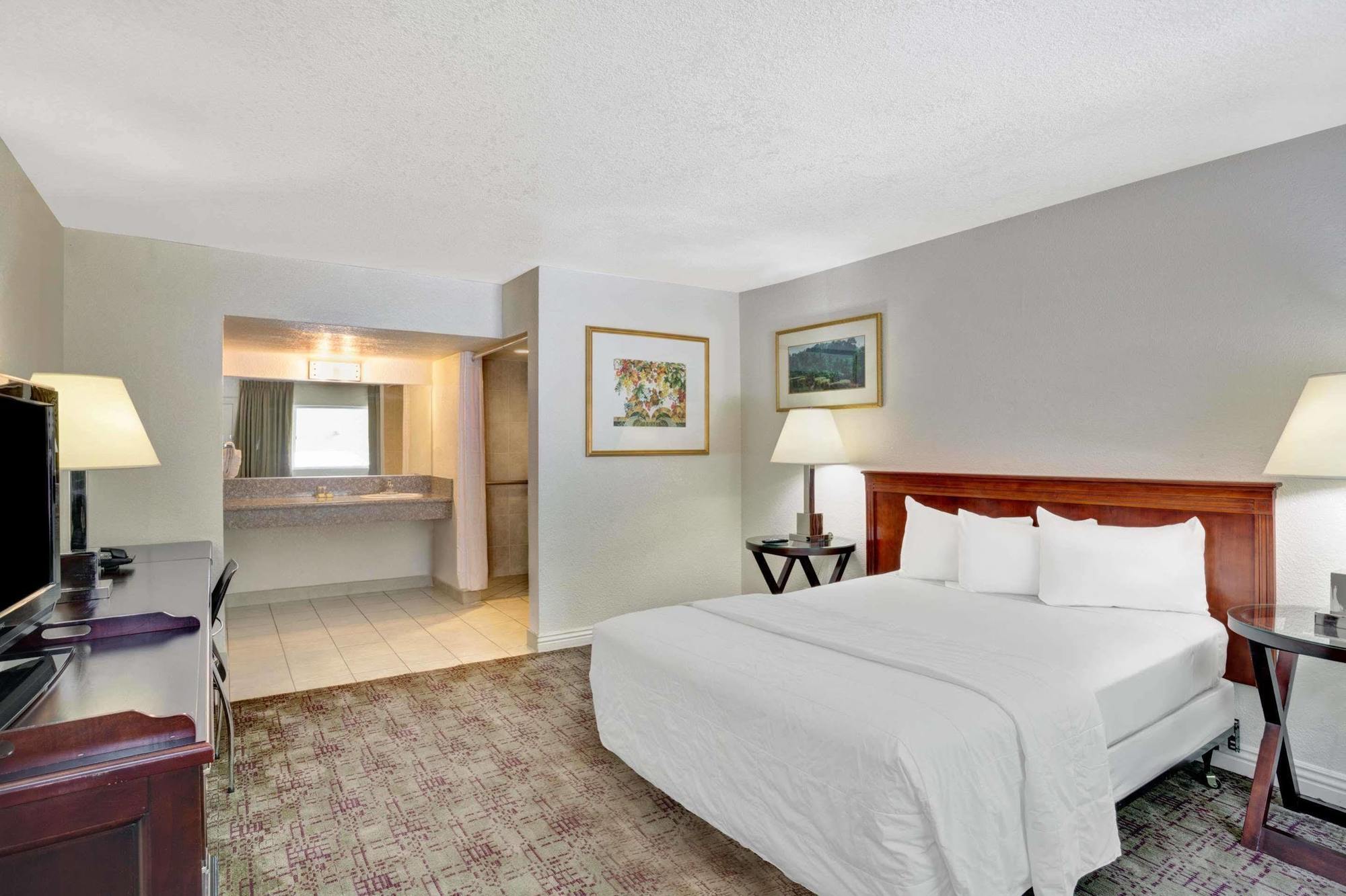 Super 8 By Wyndham Las Vegas North Strip/Fremont St. Area Exteriör bild