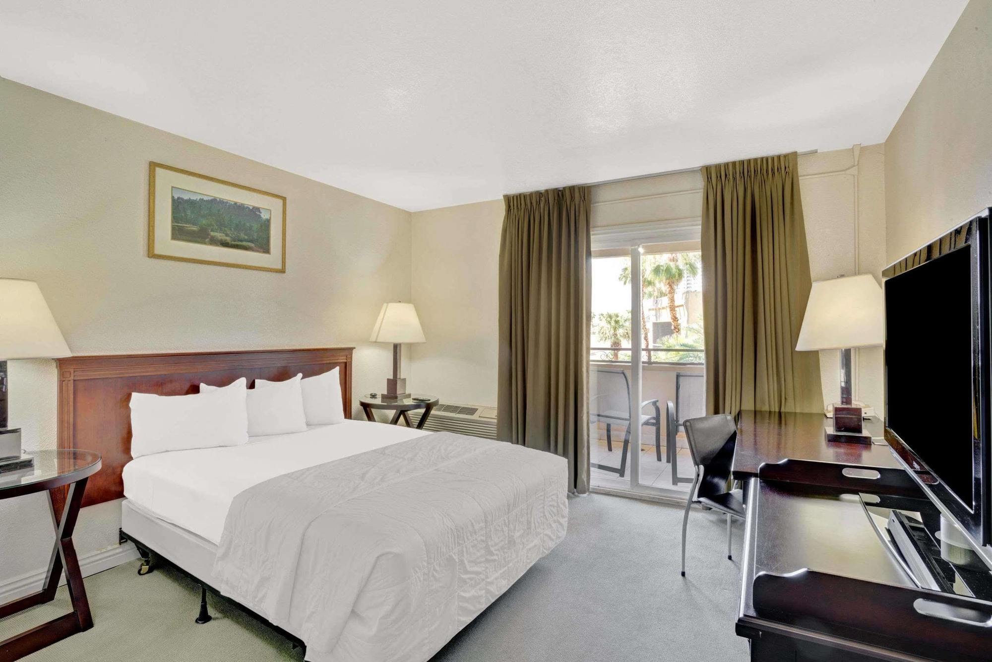 Super 8 By Wyndham Las Vegas North Strip/Fremont St. Area Exteriör bild