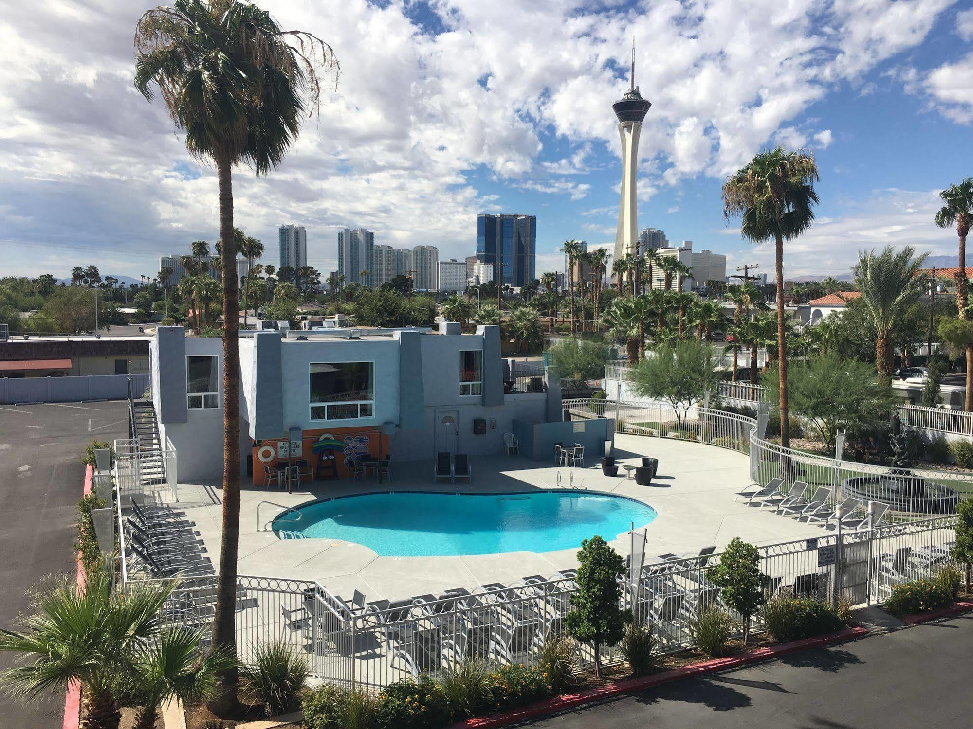 Super 8 By Wyndham Las Vegas North Strip/Fremont St. Area Exteriör bild