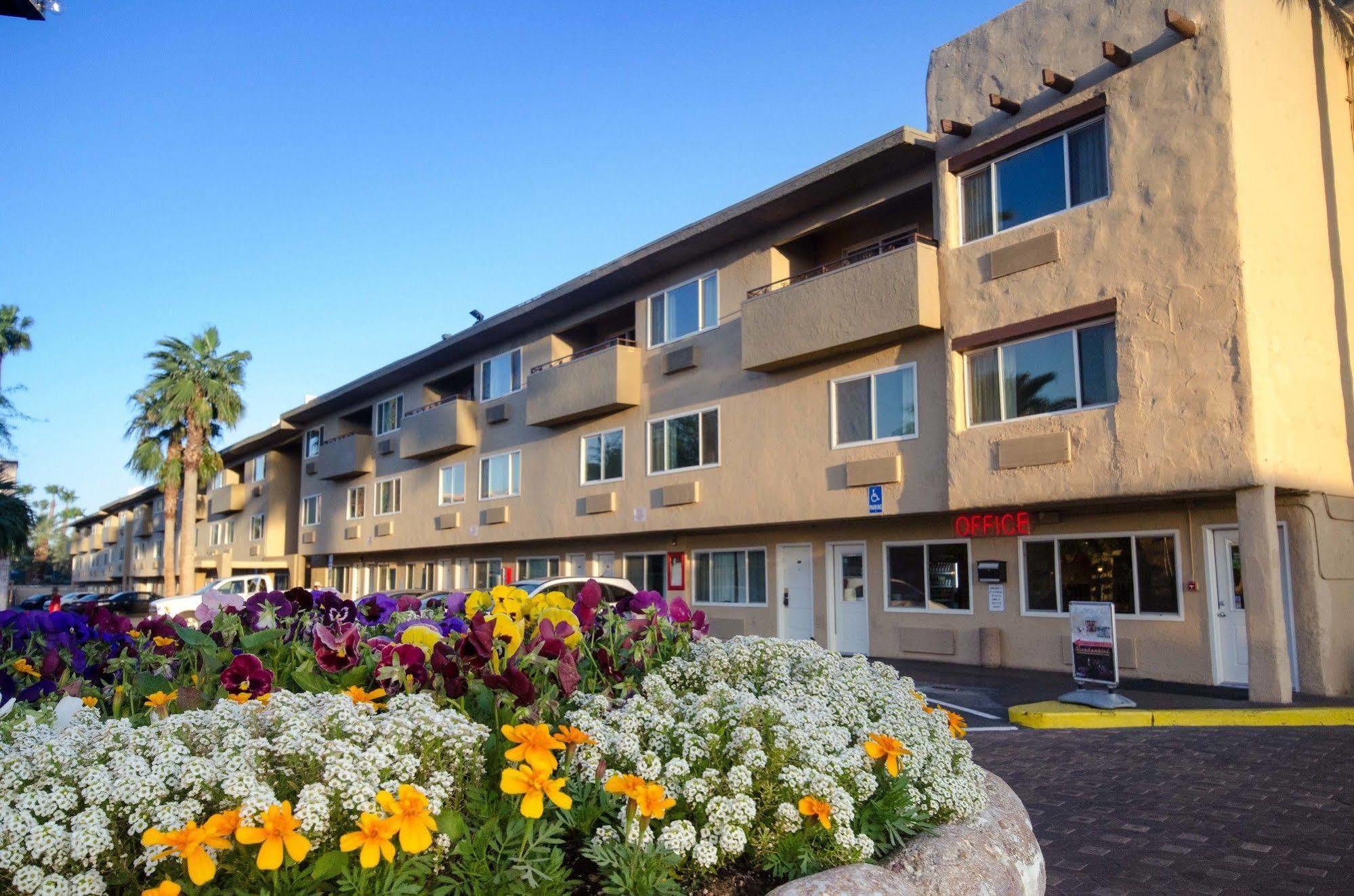 Super 8 By Wyndham Las Vegas North Strip/Fremont St. Area Exteriör bild